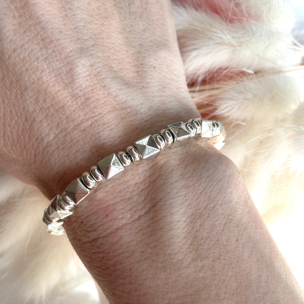 B020 Bracciale con borchie grandi e 2 rondelle