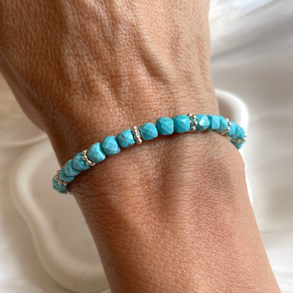 B0281 Bracciale con pietra a cubetto sfaccettata in aulite