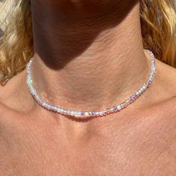 CL0187 Collana con rondelle di cristalli iridescenti