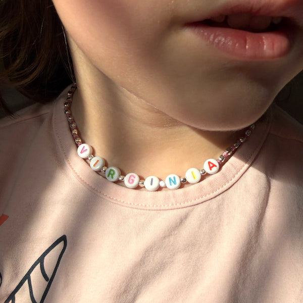 CL0167 Collana baby argento con pepite mini e nodi in filo nautico colorato con iniziali