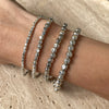 B004 Bracciale pepite martellate (disponibili in diverse dimensioni) con possibilità di mettere ciondoli o passanti.