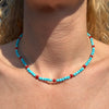 CL0180 Collana con cubetti di aulite sfaccettata, corallo e rondelle argento.