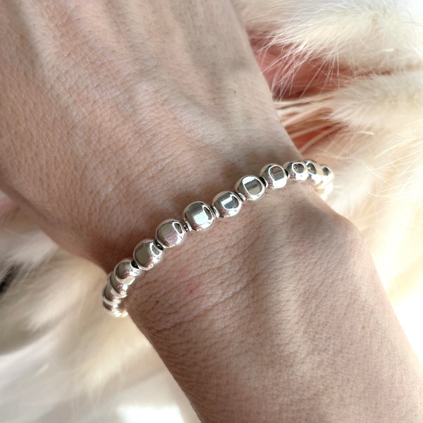 B059 Bracciale con pepite lisce