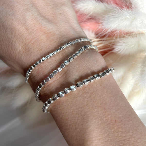 B029 Bracciale con cubetti