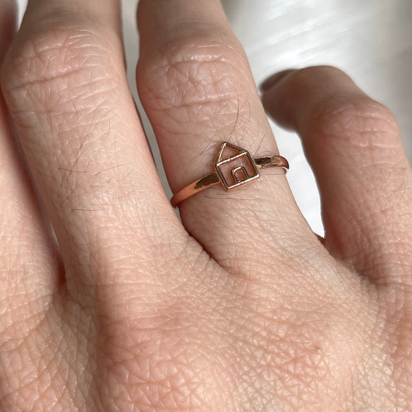 A006 Anello regolabile rosato con casa