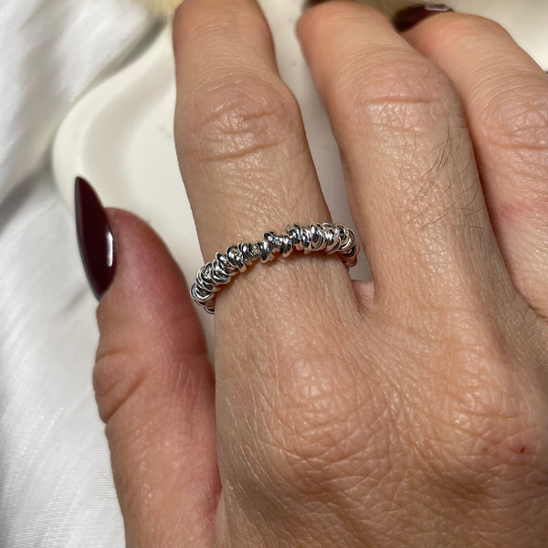 A012 Anello elasticizzato nodini argento