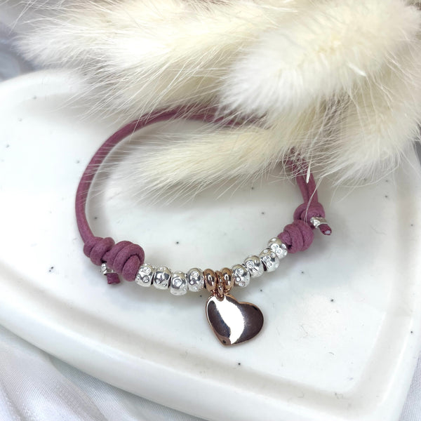 B133 Bracciale con cordino cerato, granelli nuovi, rondelle rosate + ciondolo al centro (a scelta da scegliere)