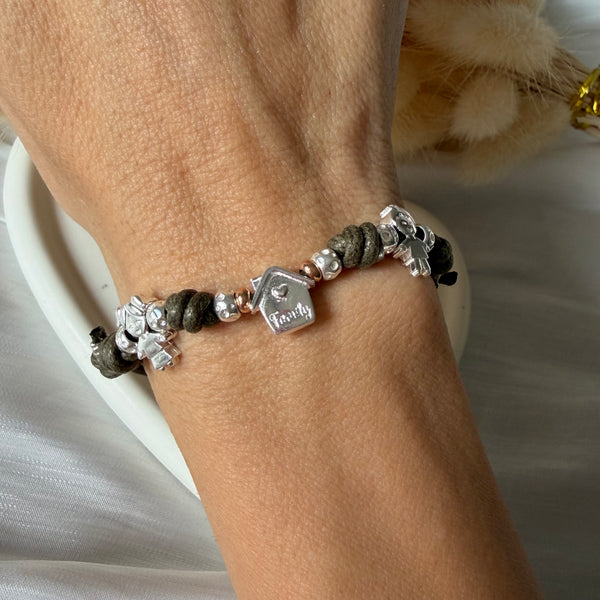 B0200 Bracciale con elementi passanti bimbi e casina Family, cordino cerato e granelli