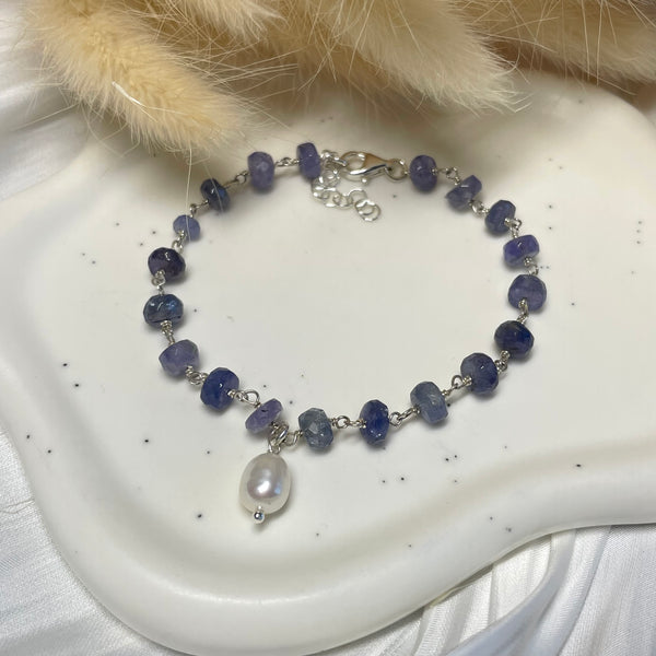 B0179 Bracciale argento rosario con rondelle tanzanite e perla di fiume pendente