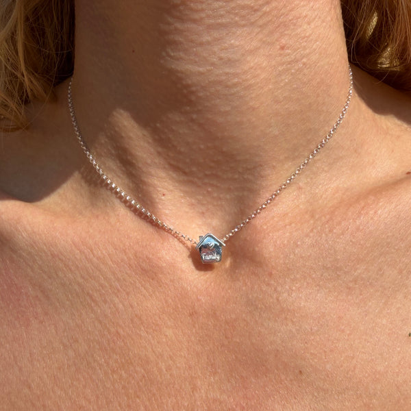 CL122 Collana rolò in argento con casina Family passante