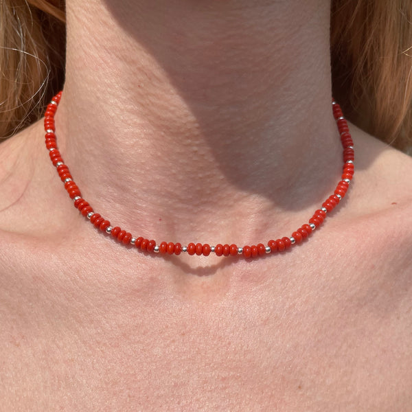 CL091 Collana con rondelle corallo e palline argento