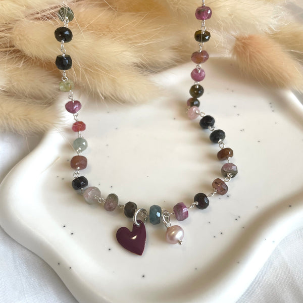CL111 Collana rosario in argento con rondelle in tormalina e cuore smaltato