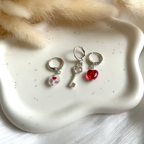 O0016 Mono orecchino anellina tema San Valentino