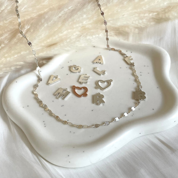 CL0191 Collana con catena ovaline e iniziali a scelta