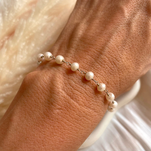 B0171 Bracciale rosario argento con perle di fiume tonde.