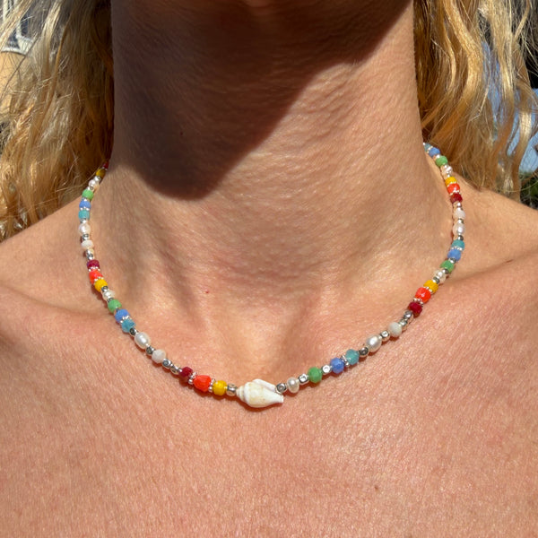 CL0188 Collana in argento con pepite, cristalli multicolore, perle e volendo conchiglia naturale centrale