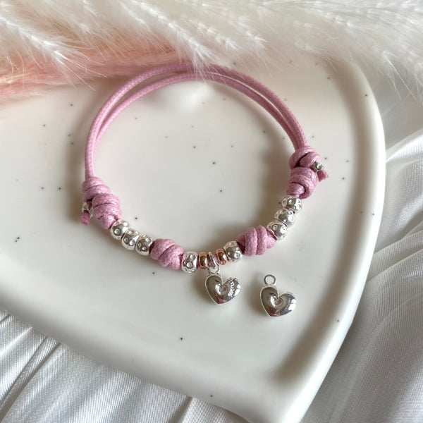 B0270 Bracciale in cordino cerato con granelli e cuore pendente