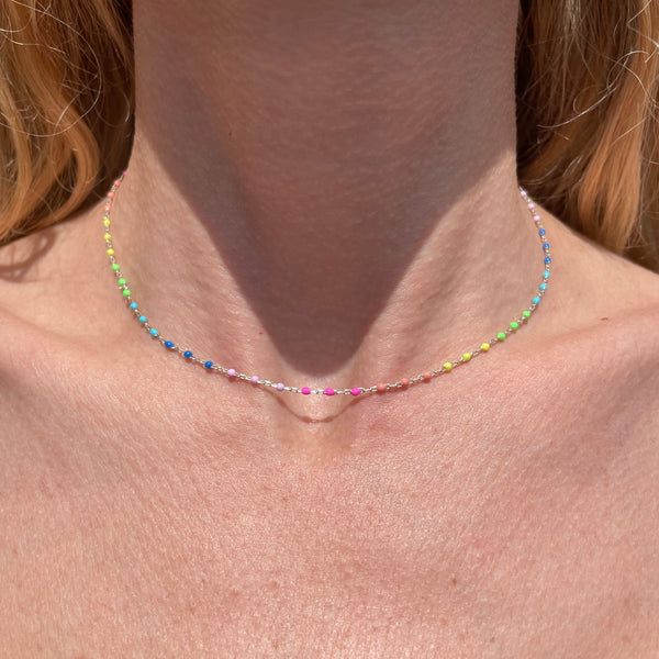 CL096 Collana argento con micro smaltini colorati in 2 varianti (e possibilità di scegliere dei ciondoli da inserire all’interno)