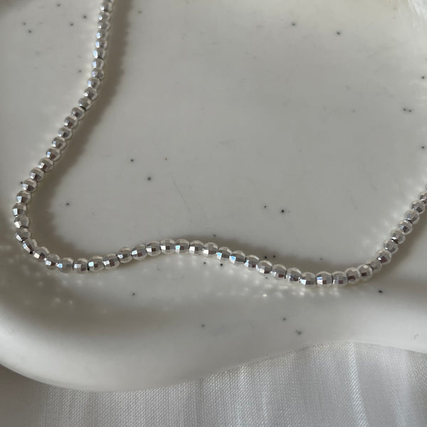CL0162 Collana in argento con palline sfaccettate