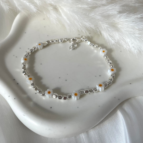 B0253 Bracciale con margherite e pepite martellate mini