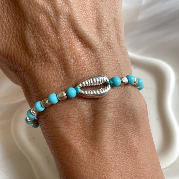 B0283 Bracciale con pepite, palline in pasta di turchese e conchiglia al centro