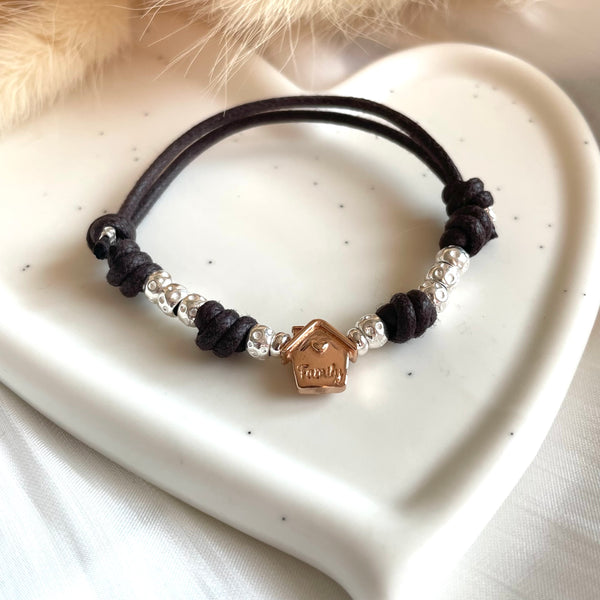 B0198 Bracciale con Cordino Cerato e casina family passante