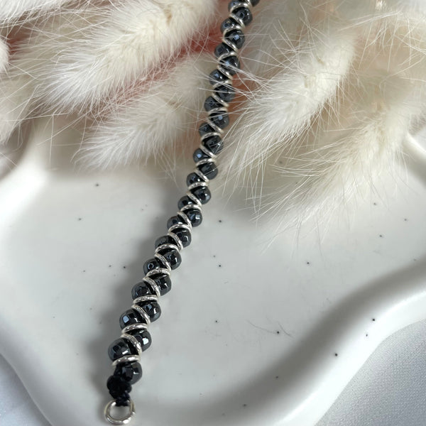 B015 Bracciale intreccio con pietre ematite