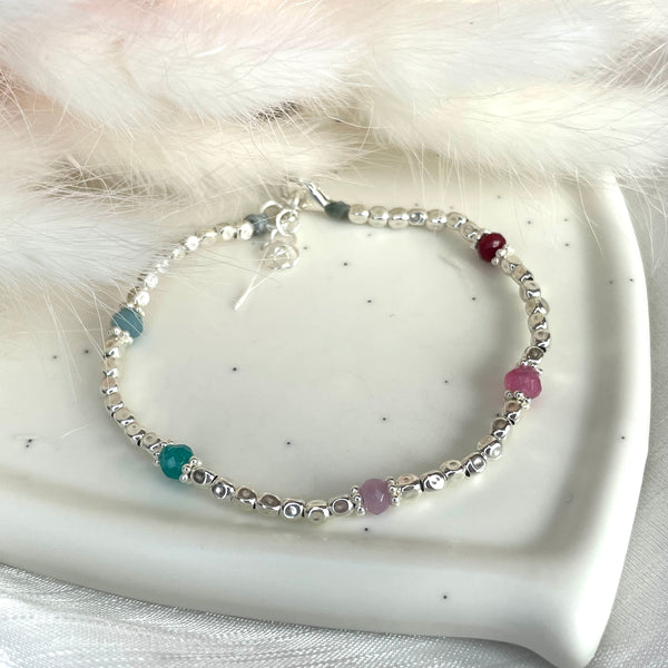 B148 Bracciale con pepite mini e pietre naturali colorate