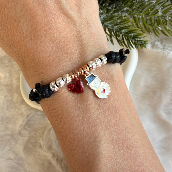 B0213Bracciale cordino cerato con pupazzo di neve e cuore